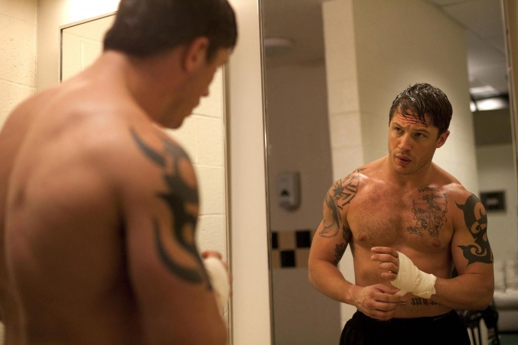 still-of-tom-hardy-in-warrior-2011-large-picture.jpg