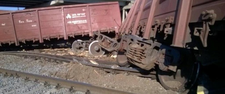 Фотофакт: в Светлогорске с рельс сошел товарный поезд