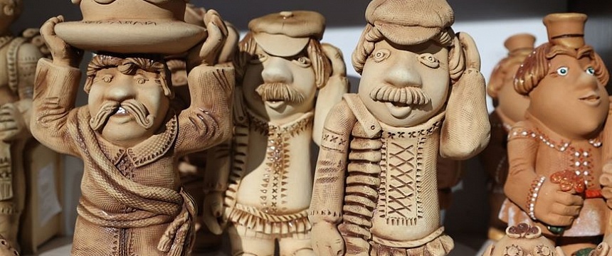 Оригинальные изделия из лозы и керамики изготавливают на Мозырской фабрике художественных изделий