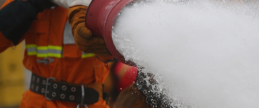 Спасатели ликвидировали факельное горение на установке по производству бензина на Мозырском НПЗ