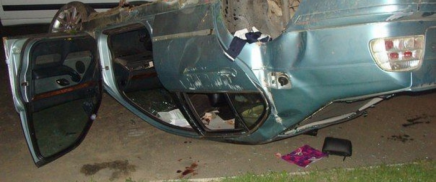 Фотофакт: BMW несколько раз перевернулся в воздухе и упал на крышу