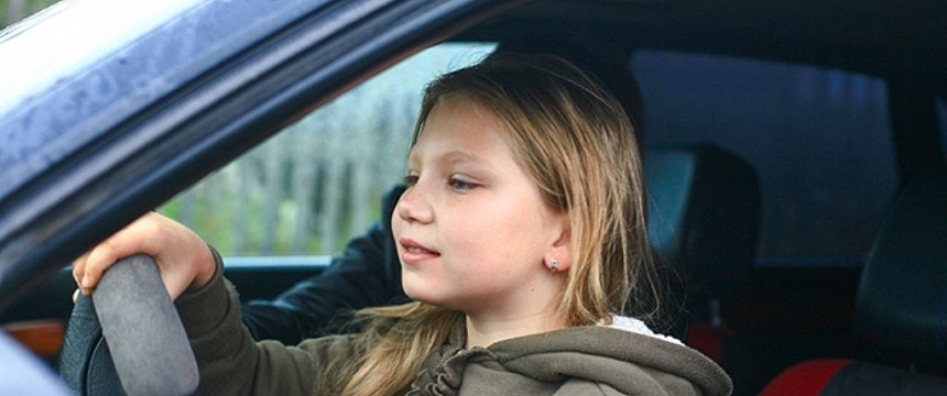 В Слуцком р-не 6-летняя девочка завела Volkswagen и сбила бабушку насмерть