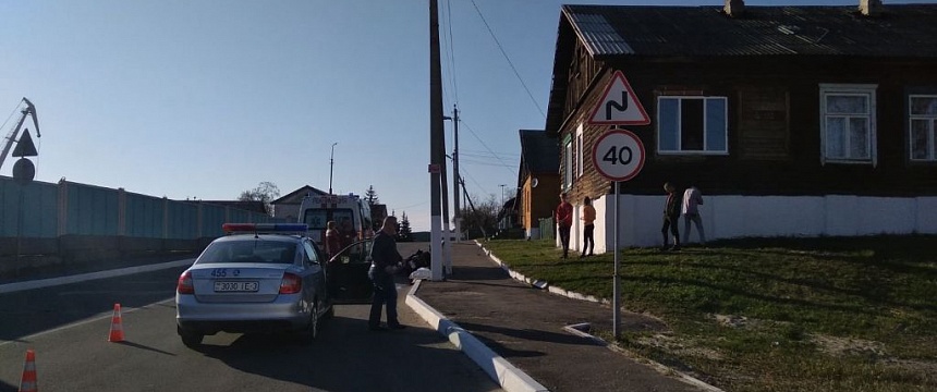 В Мозыре погиб мотоциклист: налетел колесом на бордюр и опрокинулся