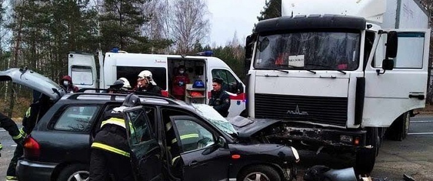 Сотрудники МЧС спасли водителя после аварии в Мозырском районе