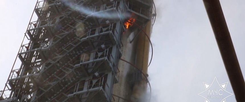 "Загорание колонны с бензином было на отметке 45 м". Подробности пожара на Мозырском НПЗ
